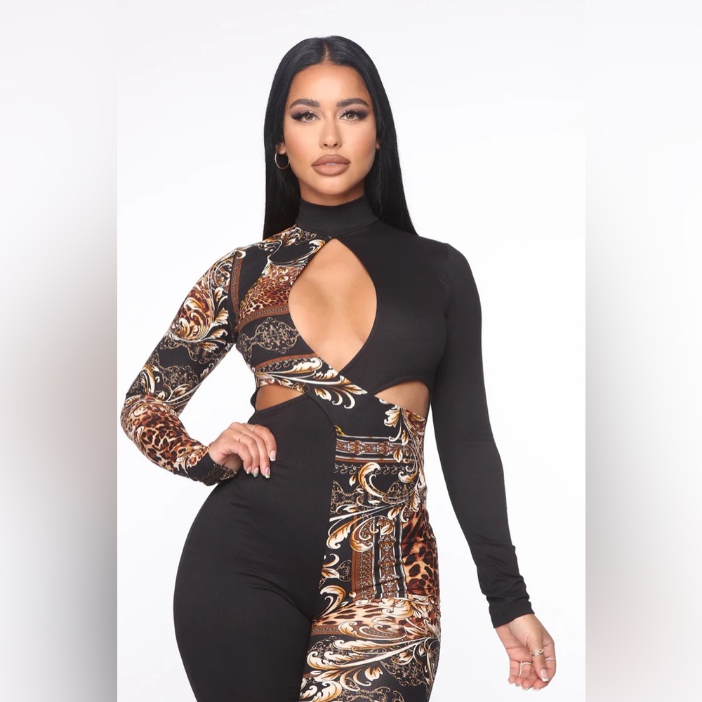 Baroque Print Jumpsuit. Cut out sides & Keyhole. Mock Neck. Skinny Leg. - Picture 14 of 15